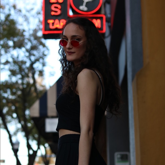 Rebecca Smith - Picture 3 of 4